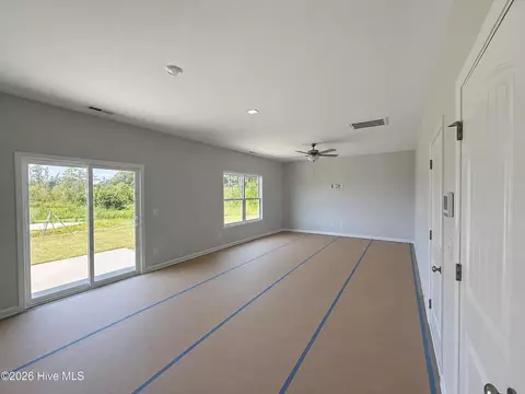 Living - 45 Fiddleneck Ct, Selma, NC 27576 photo 1 of 3
