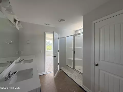 Bath - 45 Fiddleneck Ct, Selma, NC 27576 photo 2 of 3