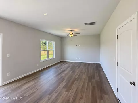 Living - 45 Fiddleneck Ct, Selma, NC 27576 photo 1 of 1