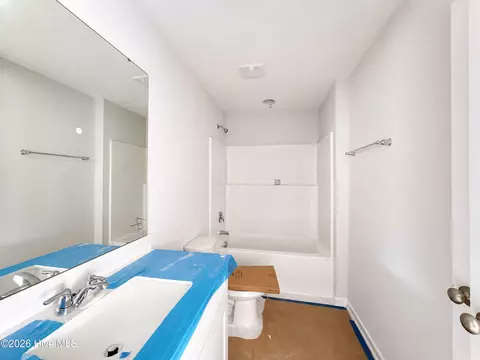 Bath - 45 Fiddleneck Ct, Selma, NC 27576 photo 3 of 3