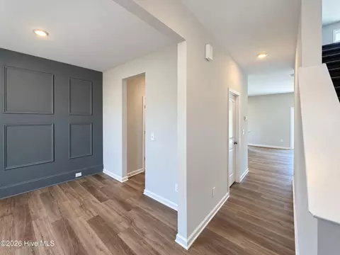 Entry Way - 45 Fiddleneck Ct, Selma, NC 27576 photo 2 of 2