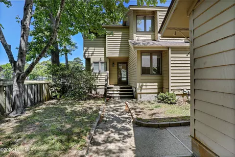 337 Sandpiper Ln, Hampstead, NC 28443