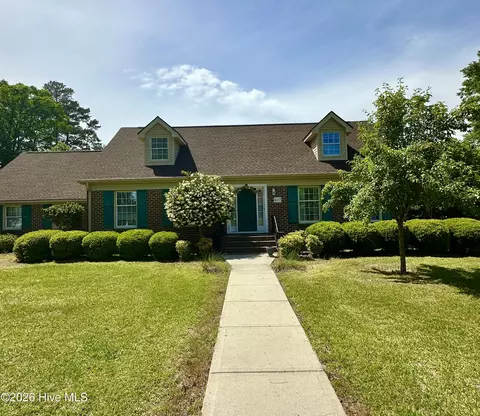 407 4th St, Bladenboro, NC 28320