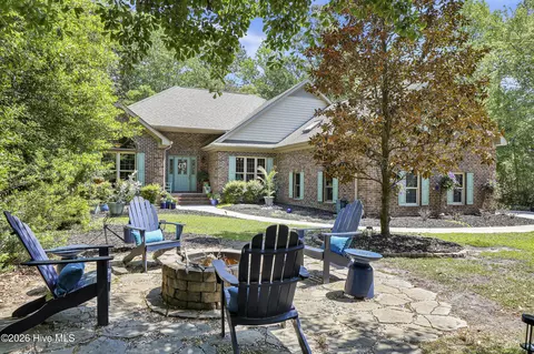 719 Sawgrass Rd, Hampstead, NC 28443