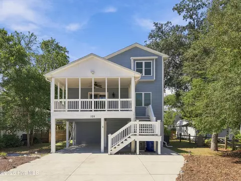105 SW 11th St, Oak Island, NC 28465