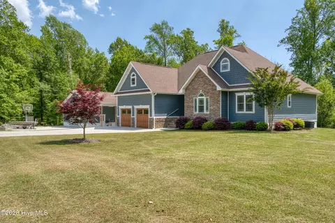 182 Branch Ct, Swansboro, NC 28584