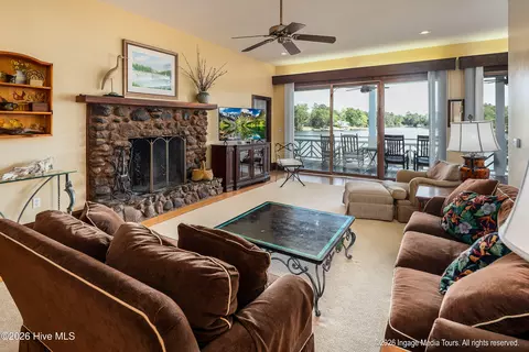 Living - 423 Handys Point Ln, Bath, NC 27808 photo 2 of 4