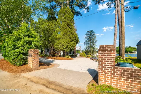Exterior - 423 Handys Point Ln, Bath, NC 27808 photo 3 of 17