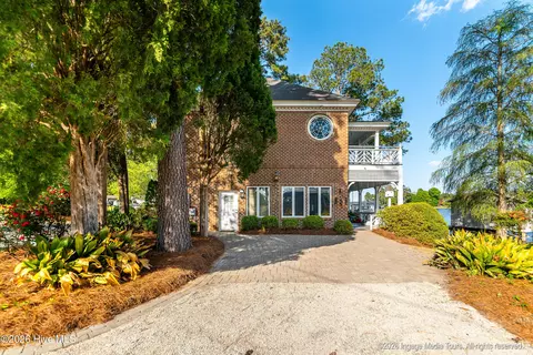 Exterior - 423 Handys Point Ln, Bath, NC 27808 photo 2 of 17