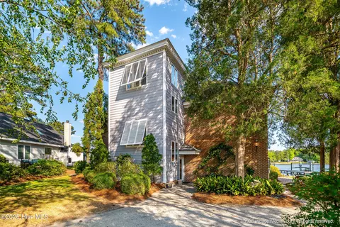 Exterior - 423 Handys Point Ln, Bath, NC 27808 photo 5 of 17