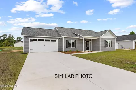 406 Wade Dr, Richlands, NC 28574