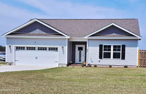 603 Bright Harvest Dr, Maysville, NC 28555