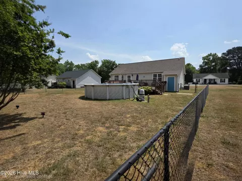 Exterior - 19 Atlantic Ave, Benson, NC 27504 photo 6 of 17