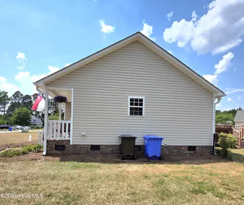 Exterior - 19 Atlantic Ave, Benson, NC 27504 photo 11 of 17