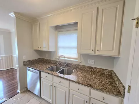 Kitchen - 19 Atlantic Ave, Benson, NC 27504 photo 3 of 3