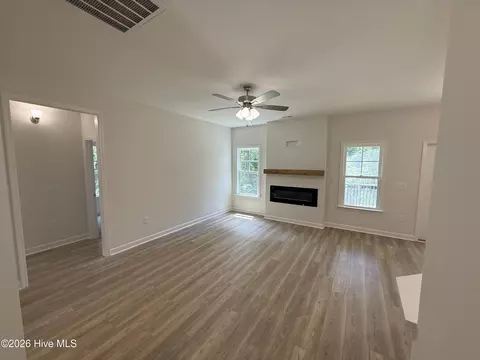1721 Walnut Run Dr, Deep Run, NC 28525