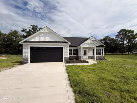 3794 Chatsworth Dr, La Grange, NC 28551