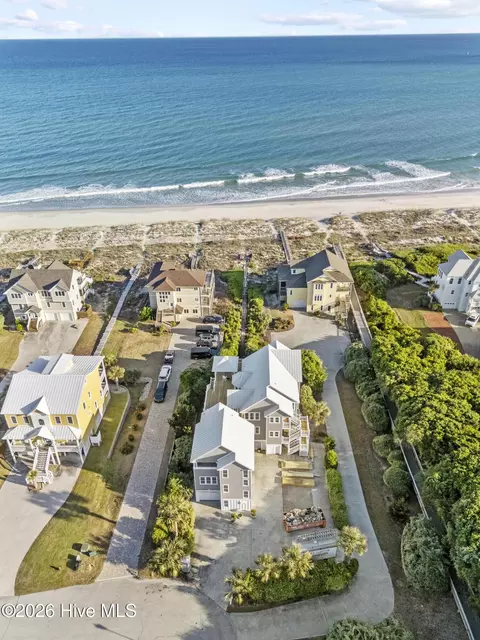 9813 Sandy Ct, Emerald Isle, NC 28594