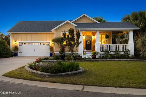 1236 N Caswell Ave, Southport, NC 28461