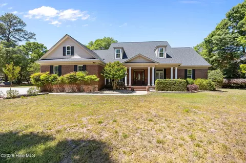 225 Shearwater Dr, Hampstead, NC 28443