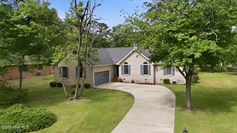 600 Winged Foot Ct, New Bern, NC 28562