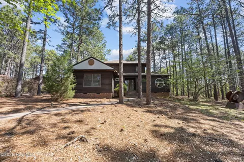 155 Harmony Ln, Southern Pines, NC 28387