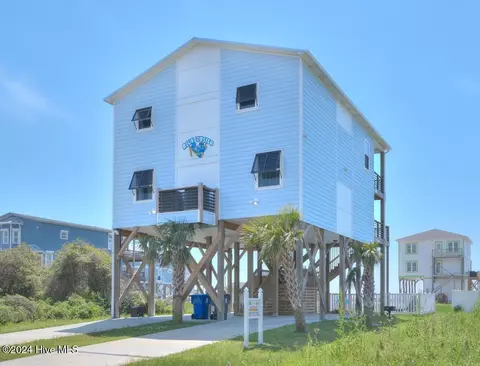 5207 E Pelican Dr, Oak Island, NC 28465