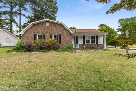 137 Candlewood Dr, Wilmington, NC 28411