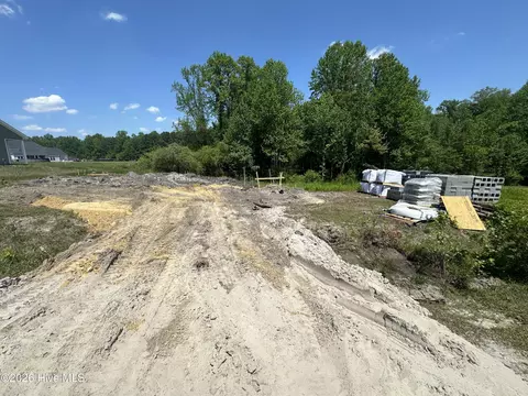 131 Dallas Dr, Beulaville, NC 28518