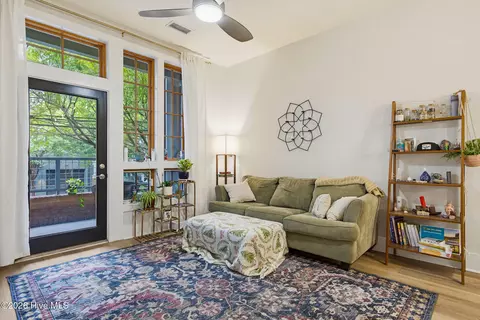 801 N 4th St #APARTMENT 204, Wilmington, NC 28401