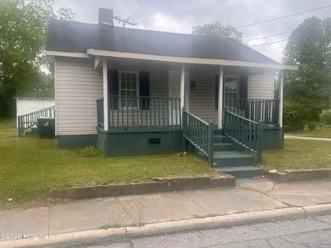 218 N Martin Luther King Jr Dr, Williamston, NC 27892