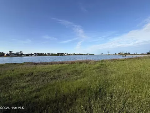 564 Sheldrake Ct, Beaufort, NC 28516