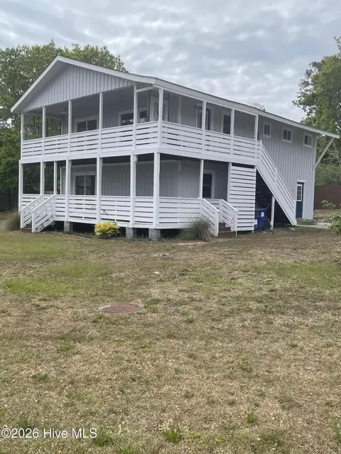 113 SW 23rd St, Oak Island, NC 28465