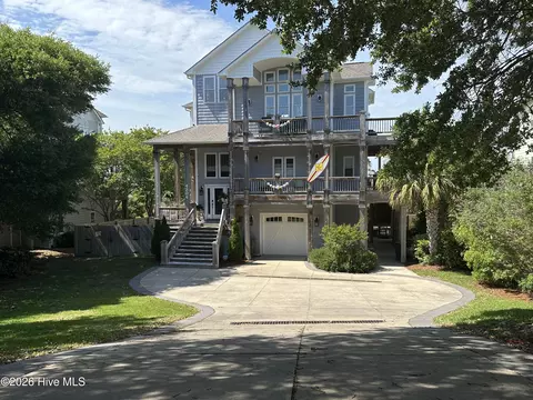 4204 Emerald Dr, Emerald Isle, NC 28594