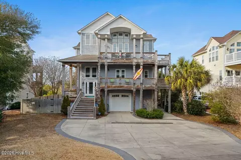4204 Emerald Dr, Emerald Isle, NC 28594