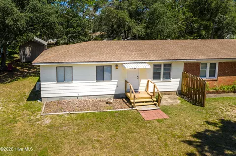 404 Norton St, Oak Island, NC 28465