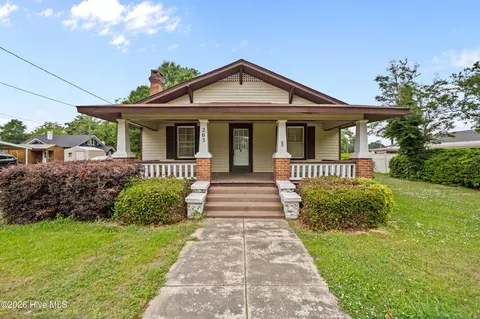 203 E Clinton St, Roseboro, NC 28382