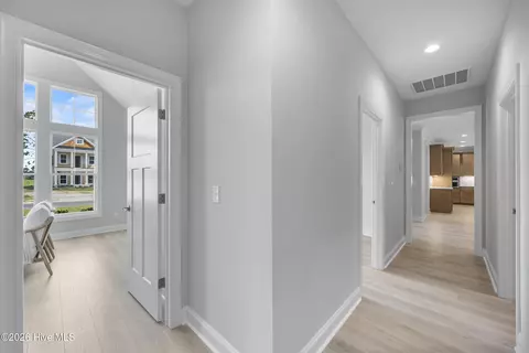 Entry Way - 86 Delphi Trce, Hampstead, NC 28443 photo 6 of 10