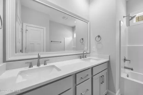 Bath - 86 Delphi Trce, Hampstead, NC 28443 photo 1 of 2