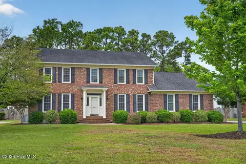 3220 Amber Dr, Wilmington, NC 28409