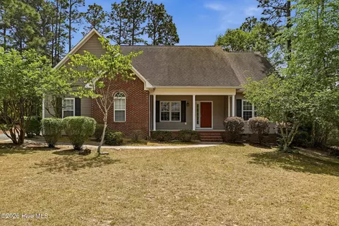 6 Moore Dr, Pinehurst, NC 28374