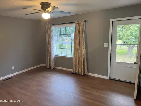 Living - 103 Scott Dr, Dudley, NC 28333 photo 2 of 3