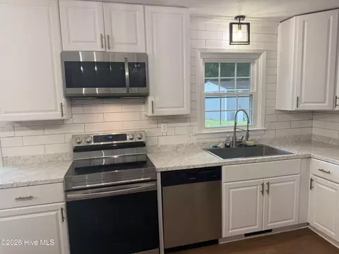 Kitchen - 103 Scott Dr, Dudley, NC 28333 photo 2 of 2