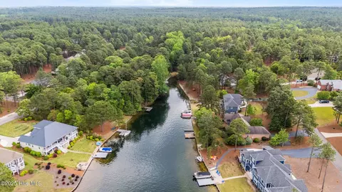 113 Baker Cir, West End, NC 27376