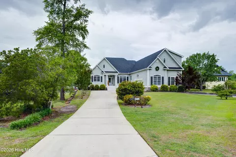 113 Bowline Rd, New Bern, NC 28562