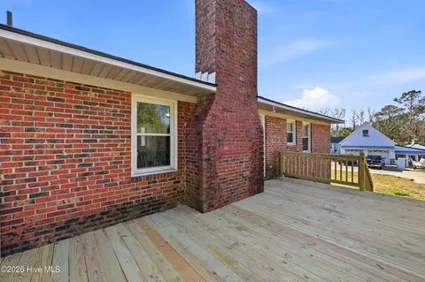 Exterior - 718 Hughes Rd, Hampstead, NC 28443 photo 2 of 7