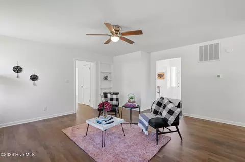 Living - 718 Hughes Rd, Hampstead, NC 28443 photo 4 of 5