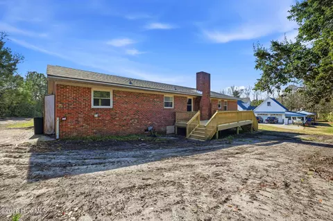 Exterior - 718 Hughes Rd, Hampstead, NC 28443 photo 5 of 7
