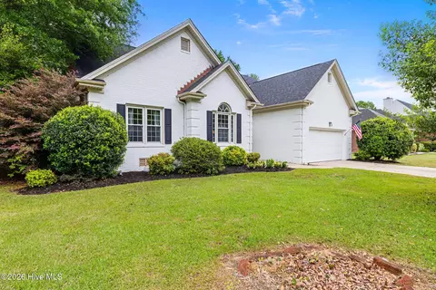 210 Creekside Dr, Goldsboro, NC 27534