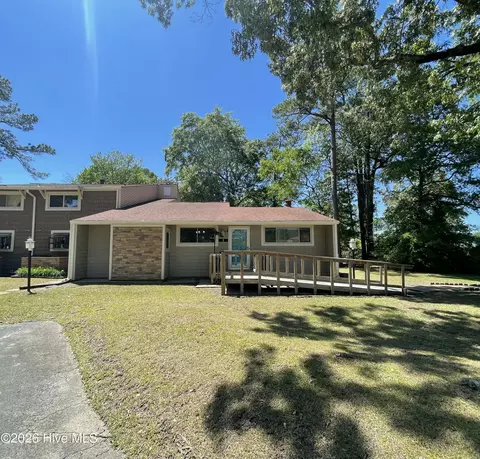 1 Quarterdeck, New Bern, NC 28562